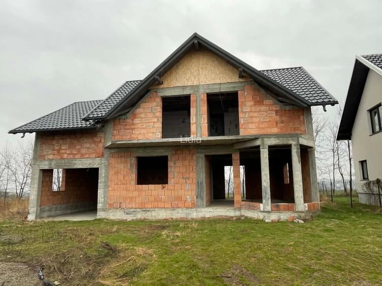 De vazare casă la roșu  - 3