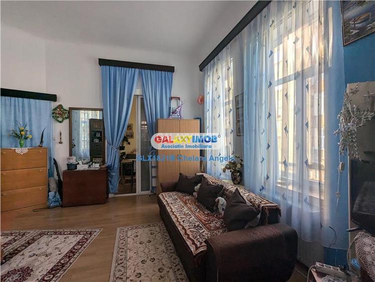 Armeneasca etaj vila 5 camere ,suprafata 200 mp, loc parcare - 27