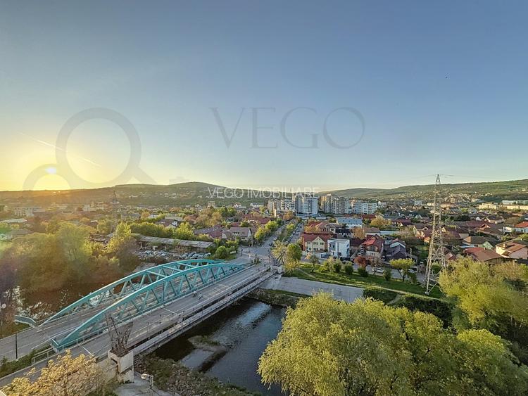 Apartament cu 2 camere, 56 mp, parcare, panoramic superb, Piata 1 Mai - 12