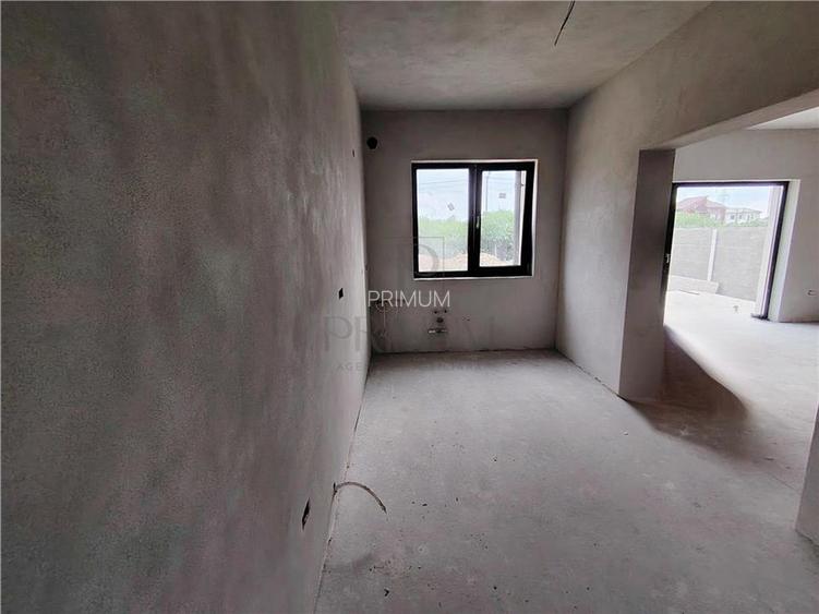 Duplex deosebit - asfalt in lucru - 3 bai - 2 dormitoare matrimoniale - 7
