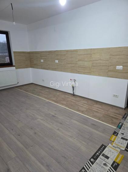 Vand Casa Noua , la 4 km de orasul Targu Neamt( Topolita) - 8