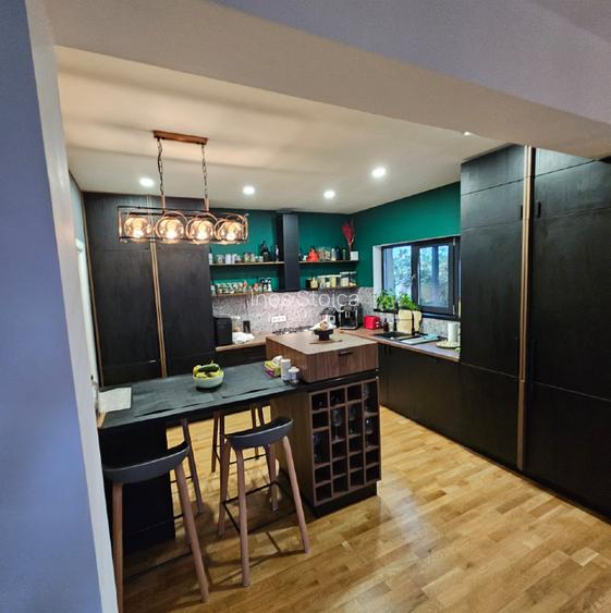 Casă contemporană cu grădină matură, spații versatile și intimitate – Crevedia - 2