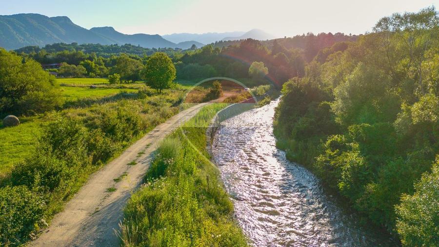 Teren intravilan 7.660 mp lângă Bran, panoramă 360°, comision 0%