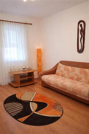 Apartament 4 camere 2 bai 3 balcoane zona Centrala