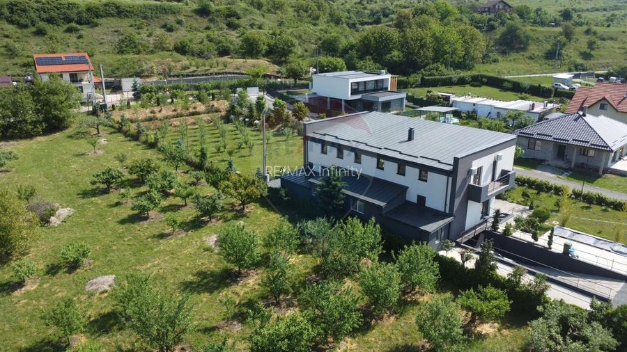 Casa gata de mutare in ansamblu privat 671 mp teren. Radaia, Baciu - 31