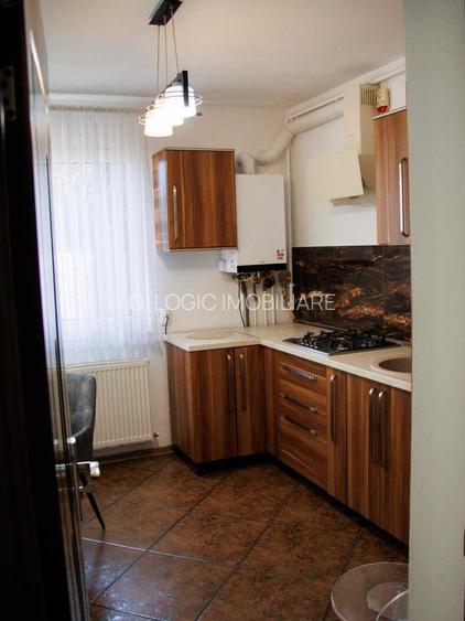 Apartament 2 camere liber la vanzare zona Coresi - 4