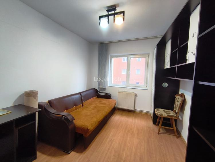 Apartament cu 3 camere, etaj intermediar - 9