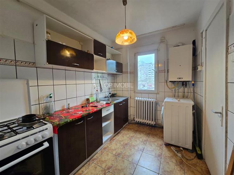 Apartament 2 camere semidecomandat, Podu Ros - Red Cube - liber - 2