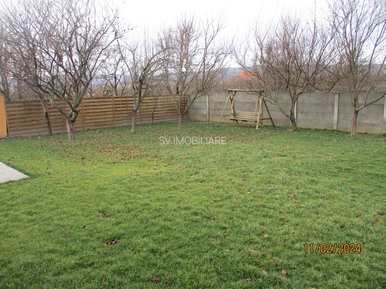 Comision 0 - Casa renovata cu 2 corpuri si gradina in Caransebes - 6