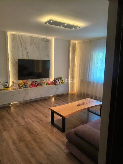 Apartament de închiriat Carpaților 11  - 12