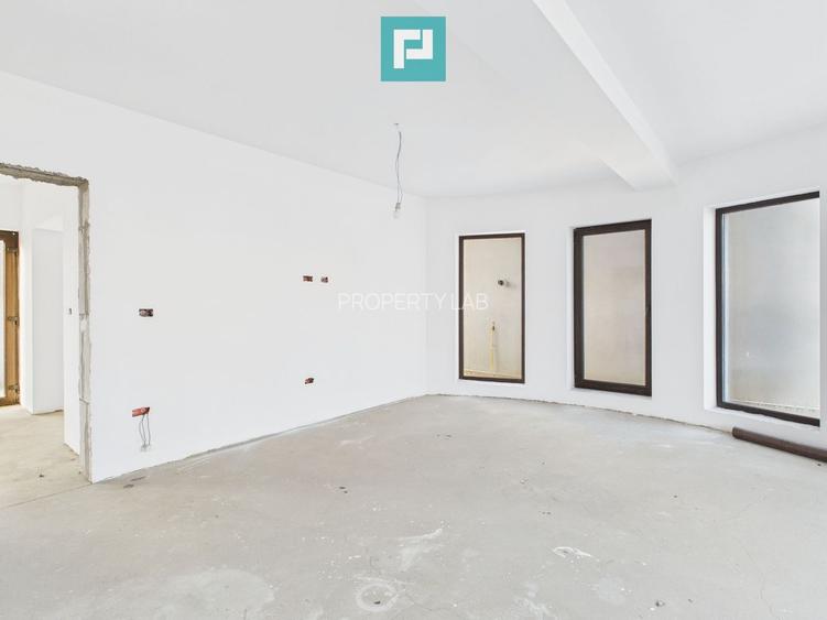 Casa cu 5 camere in Livada - 16