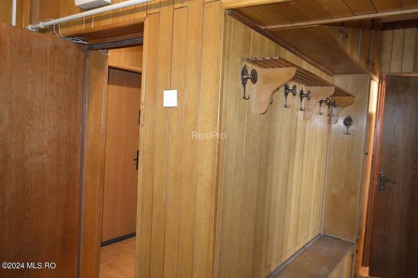 	Centru - Apartament 4 camere - 103 mp, 3 balcoane, loc de parcare! - 24