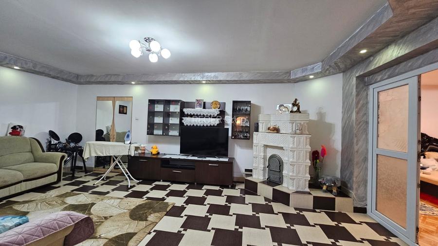 URGENT -Zona AFI Palace casa 2007 parter 3 camere  la 109000 euro - 9