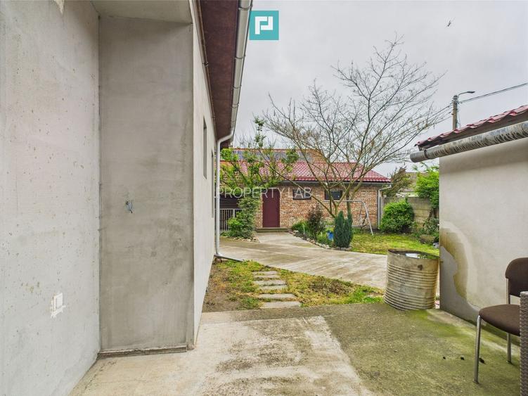 Casă Individuală cu spațiu comercial - Variaș - 34