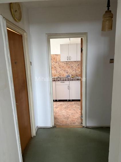 Apartament 3 camere decomandate, 1974, NECESITA RENOVARE  - 9