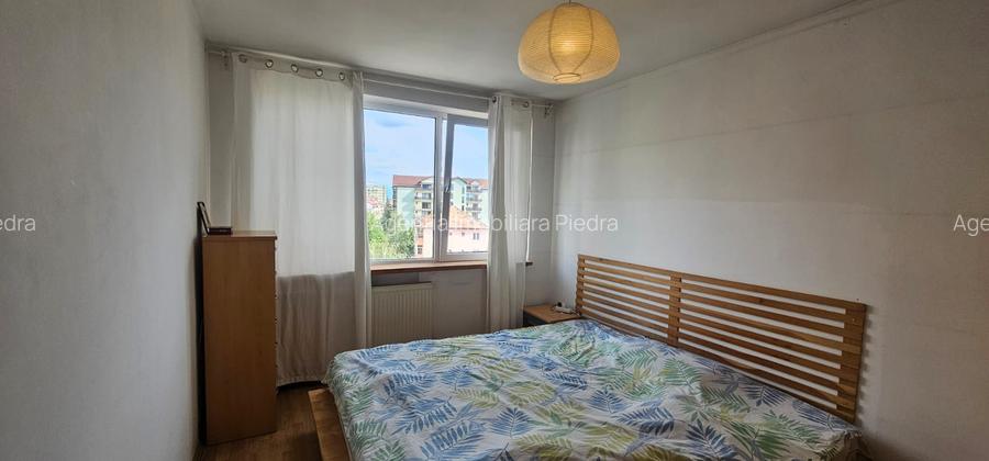 Inchiriez apartament cu 2 camere,decomandat, situat pe B-dul Mihai Viteazu - 5