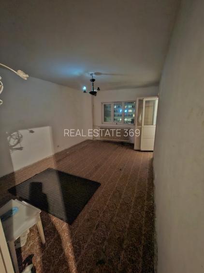 URGENT!, bloc STRADAL, REABILITAT, constructie 1979, DECOMANDATA, NEGOCIABIL - 2