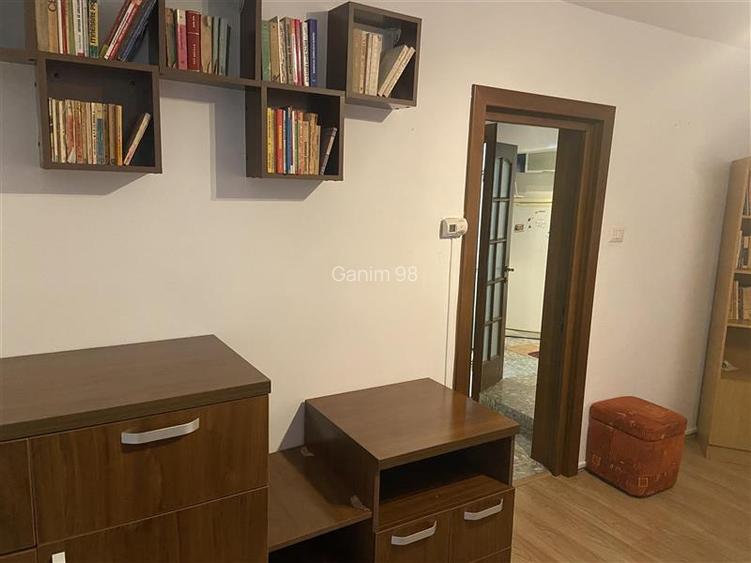 Garsoniera  de inchiriat , zona  b- dul Brailei , parter , decomandata , mobilat - 10