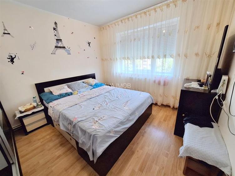 Apartament 3 camere semidecomandat  zona MIilcov - 4
