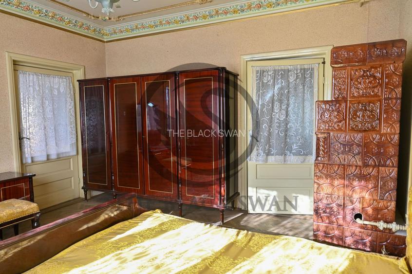 Casa cu 6 camere de vanzare | Zona Ultracentrala, Baicoi | Comision 0% - 8