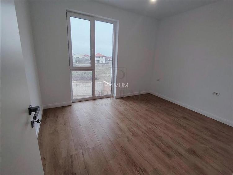 Duplex 5 camere - despartit prin camera tehnica - langa 4 benzi - 7