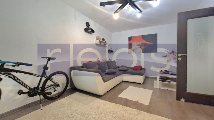 VANZARE 2 CAMERE + LOC DE PARCARE | BLOC 1982 | STEFAN CEL MARE - 2