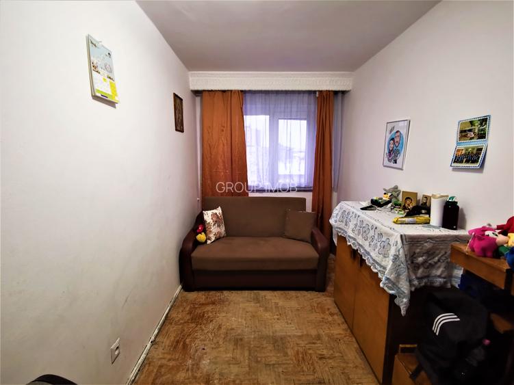 Apartament 3 camere | 49.000 € | Bazinul de Înot | Șarpantă - 3