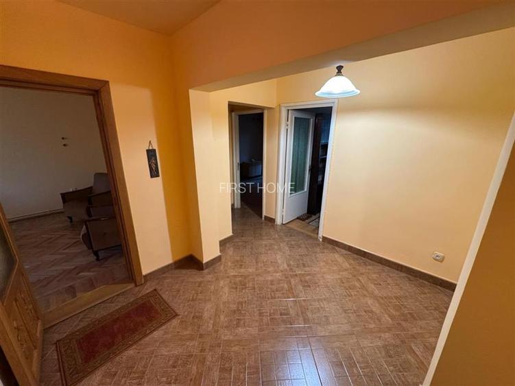Apartament 3 camere, etaj 1, zona Garii , decomandat, parcare - 16