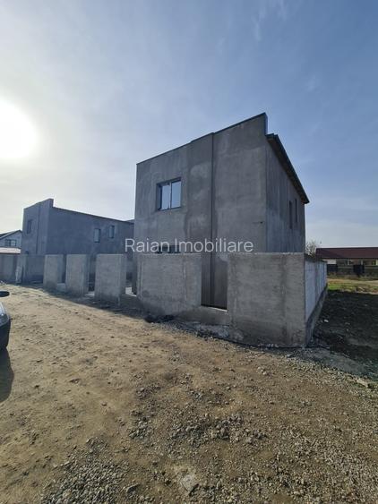 Case Cubiste in Faza de Executie Arhitectura Moderna, Teren Generos, Utilitati - 19