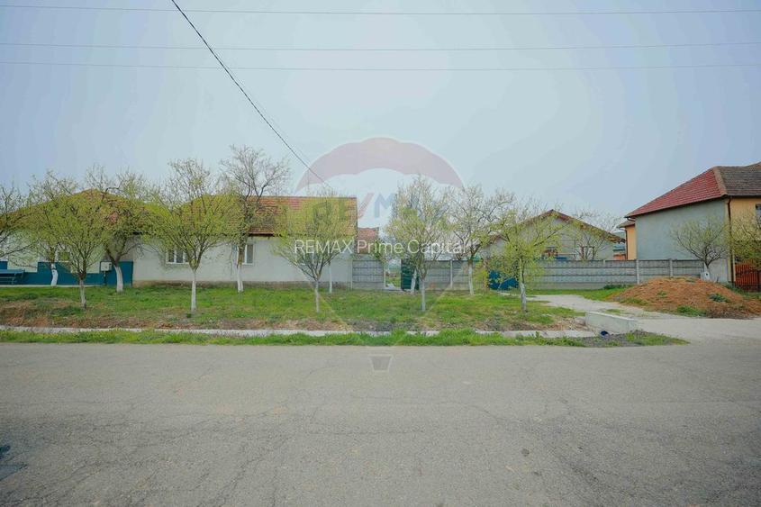 De vânzare teren 2.440 mp cu casă, asfalt și utilități – Alparea - 3