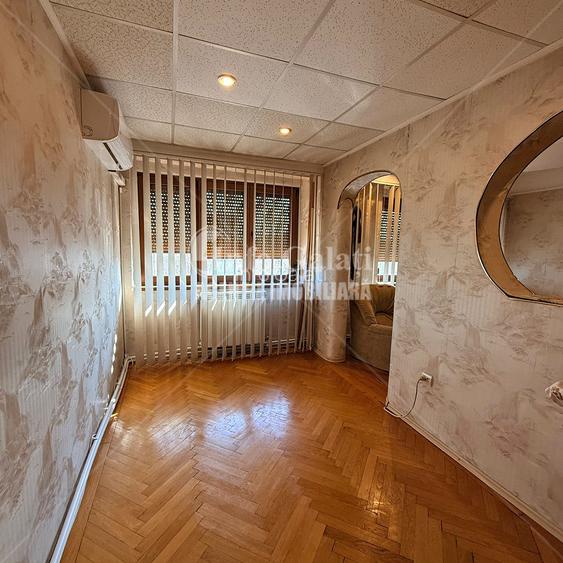 | Apartament cu 4 camere | CENTRU, Fata pe Valuri | 77.000 Euro | - 2