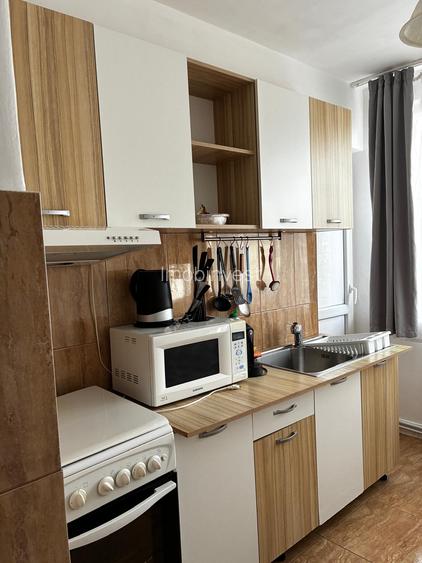 Apartament cu 2 camere in zona Cornisa - 2