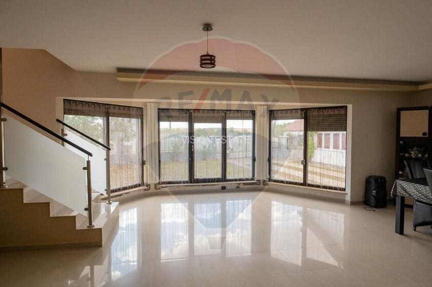 Casă / Vilă cu 5 camere de vânzare - 5