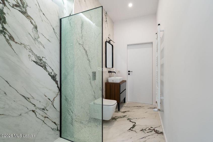 Iancu Nicolae - Vila high-end pe malul lacului, Gradina cu Ponton - 23