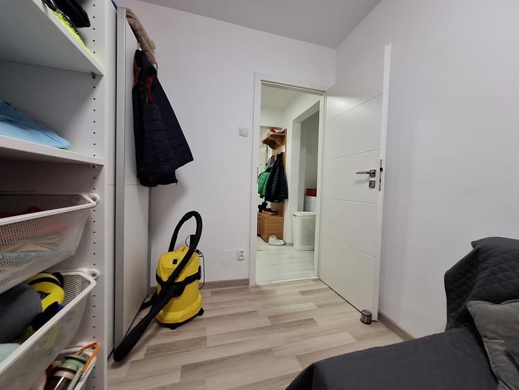 Oportunitate!-Apartament 4 camere-etaj 3-bloc izolat cu vata bazaltica-Lipovei