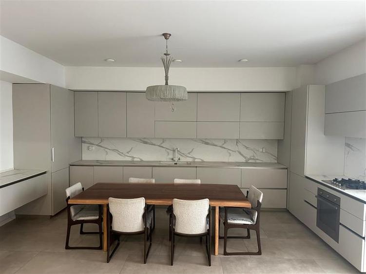 Apartament 4 camere Centru 130 Mp