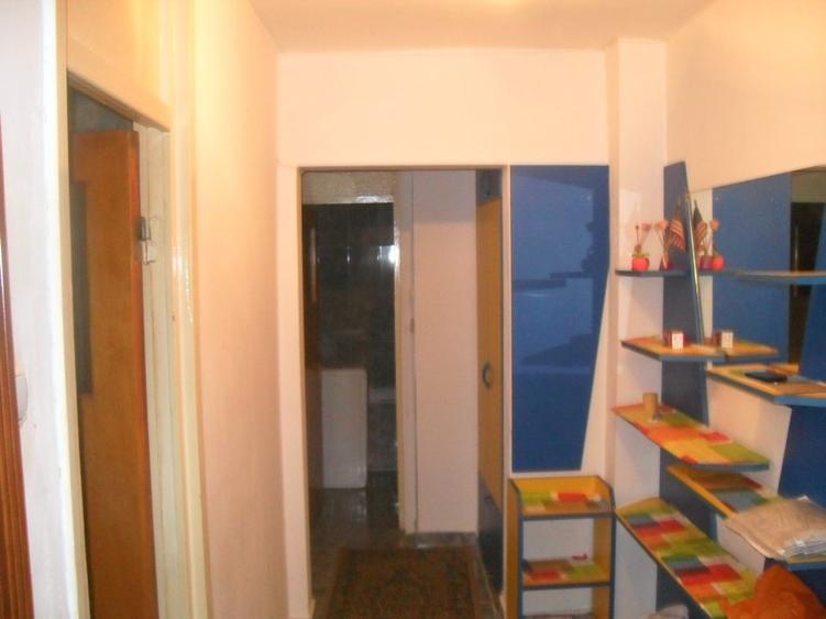 IANCULUI-METROU-MEGAMALL,2 cam ,decomandate, spatios,65 mp.  350 euro