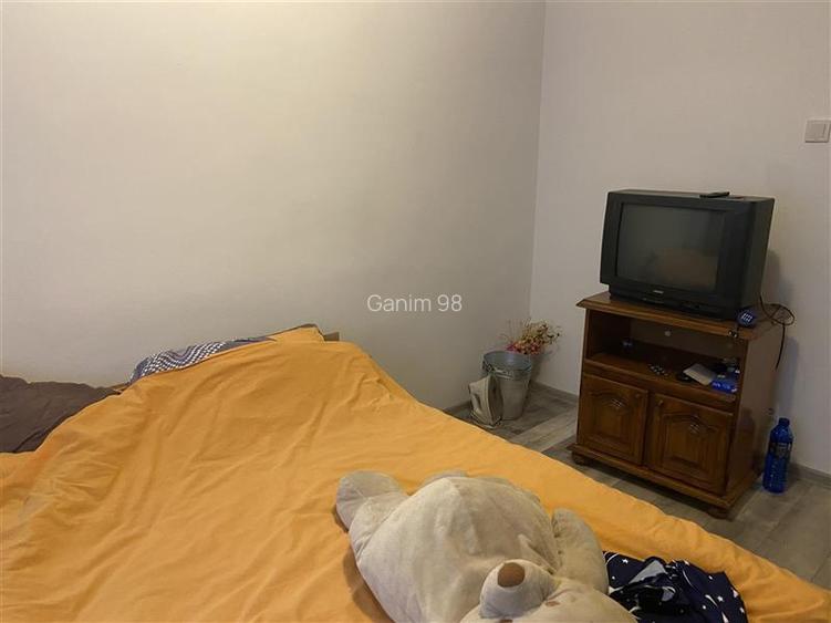 Apartament 2 camere , zona centrala - Scoala nr 10,etaj 2 8  , decomandat - 12