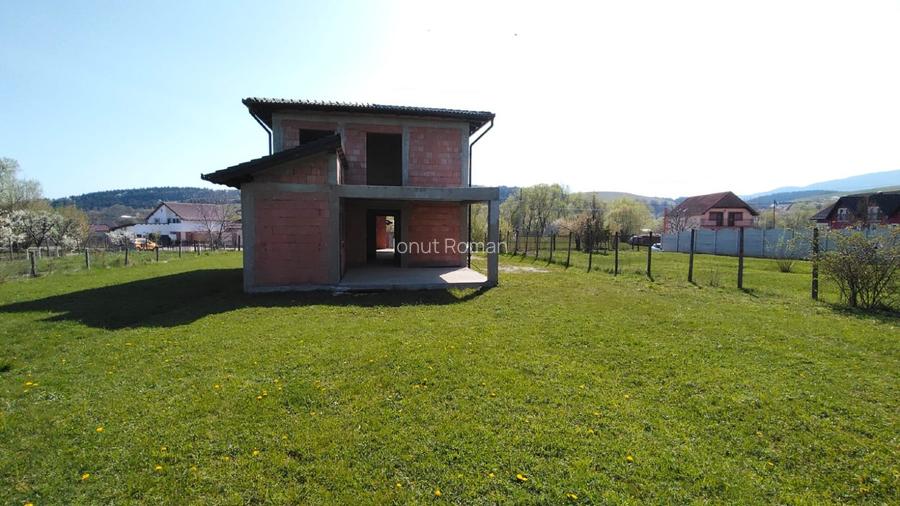 Vând casă la roșu  in județul Sibiu, sat Poplaca  - 8