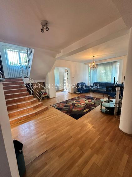 Oportunitate de investiție! Casă de vanzare, cu 8 camere, 382 mp, zona Gruia - 3