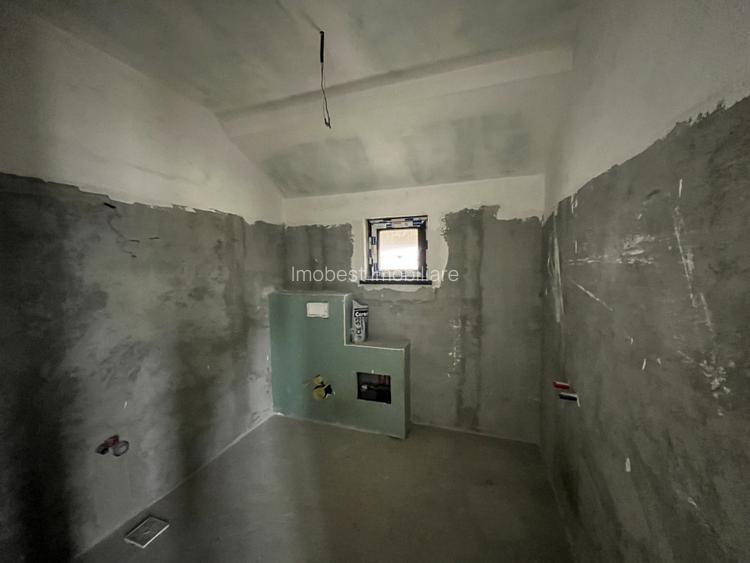 Oportunitate! Vila P+M inalta, 4 camere, placa de beton, Valu lui Traian! - 10