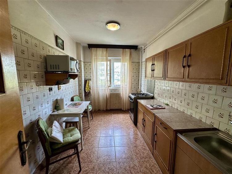 Apartament 3 camere Militari Apusului, 71 mp, etaj 3/8, metrou aproape - 3