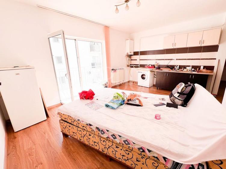 Apartament 2 camere de vanzare in Floresti - 2