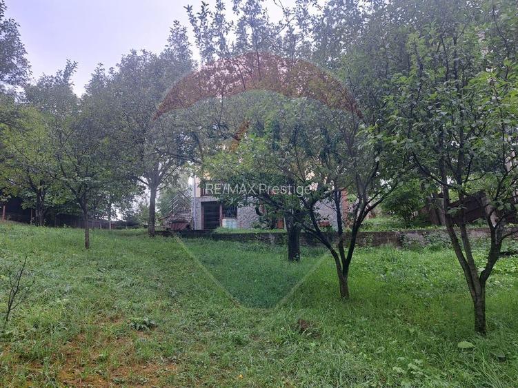 Casă vacanta 2007 Izvoarele Valenii de Munte teren 3000 mp - 11