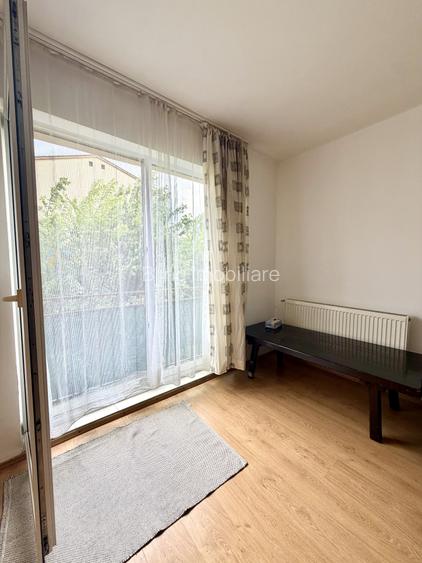 Apartament 2 camere , etaj 2 ,parcare - 6