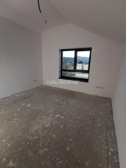 Casa P + 1 , 3 dormitoare, 1 living, 2 bai, bucatarie cu dinning - 3