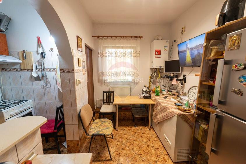 Vila de vanzare in zona P-ta Unirii 140 mp teren - 10