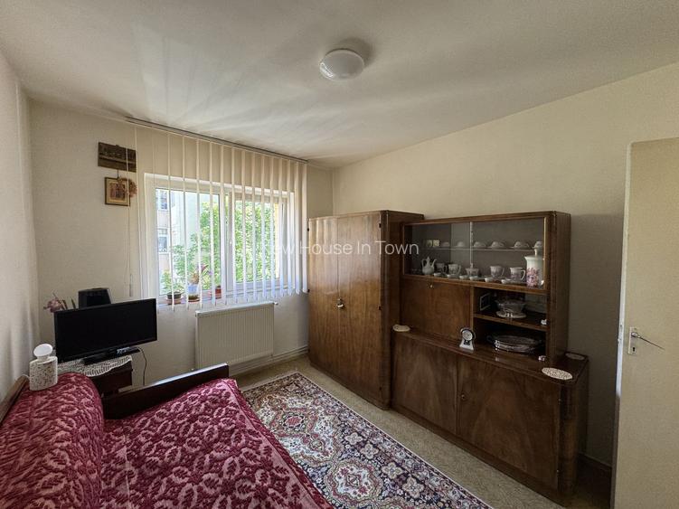 Apartament decomandat cu 3 camere in Centrul Civic, strada Mihai Viteazul - 13