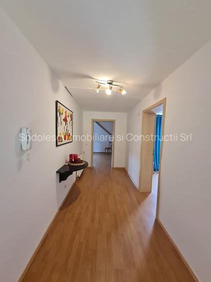 Vila spațioasă și recent renovată în Ghiroda! - 29