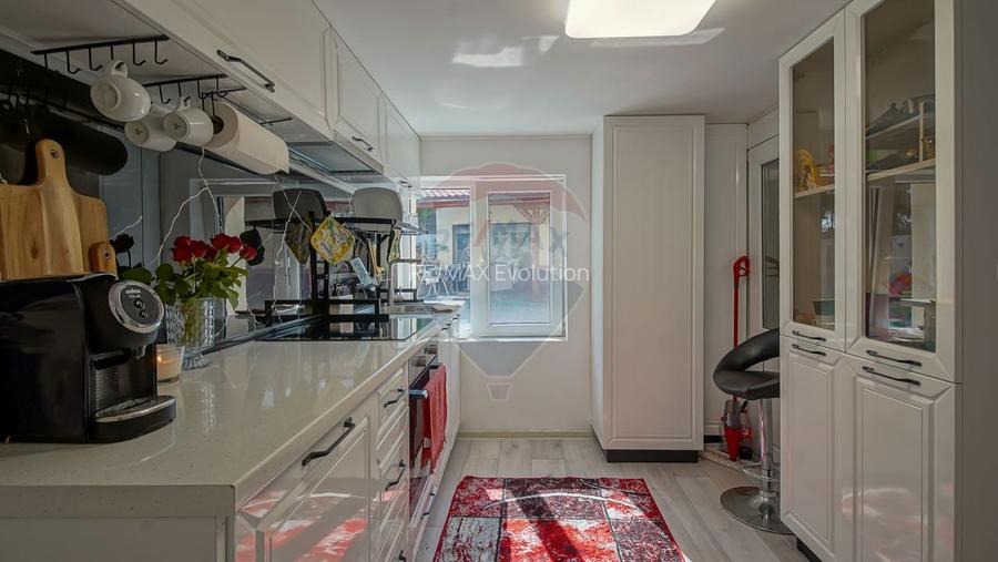 Casă / Vilă Săsească cu 6 camere de vânzare in Vulcan, Brasov - 8